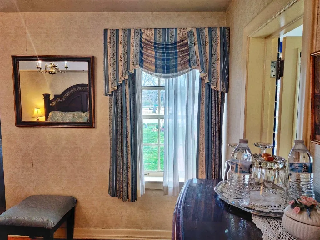 DetoqueVille at the Montague Inn Bed & Breakfast