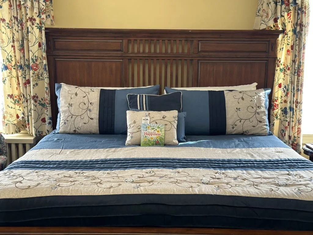 Cass Suite guest room at the Montague Inn