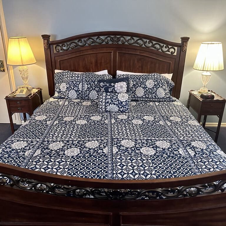 Luxury guest room at Montague Inn Bed and Breakfast in Saginaw MI