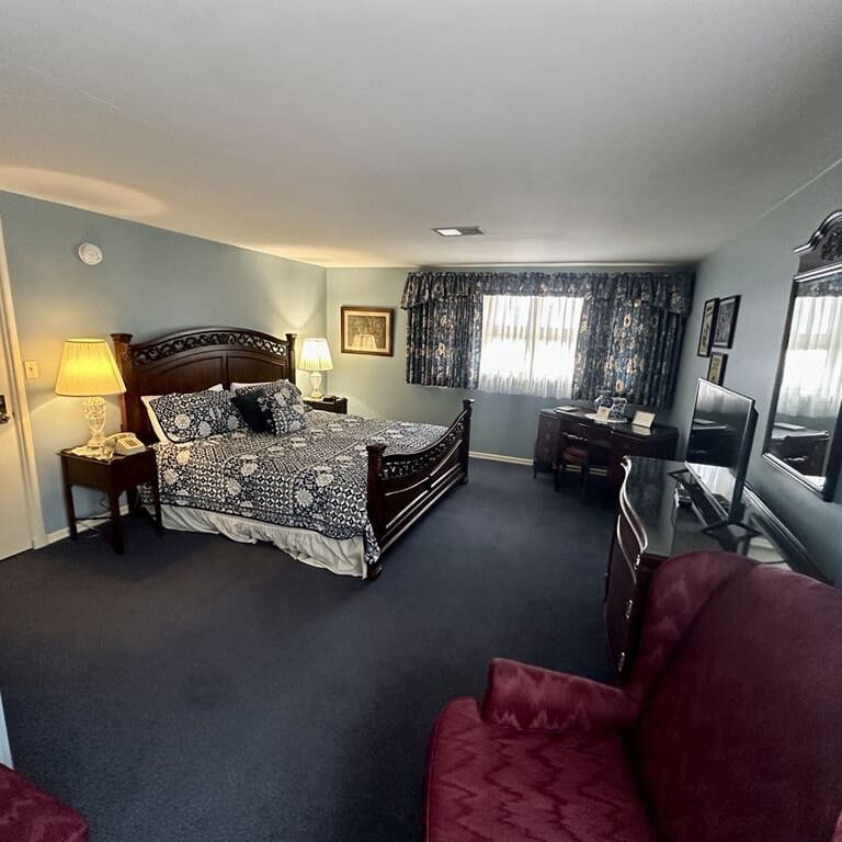 Luxury guest room at Montague Inn Bed and Breakfast in Saginaw MI