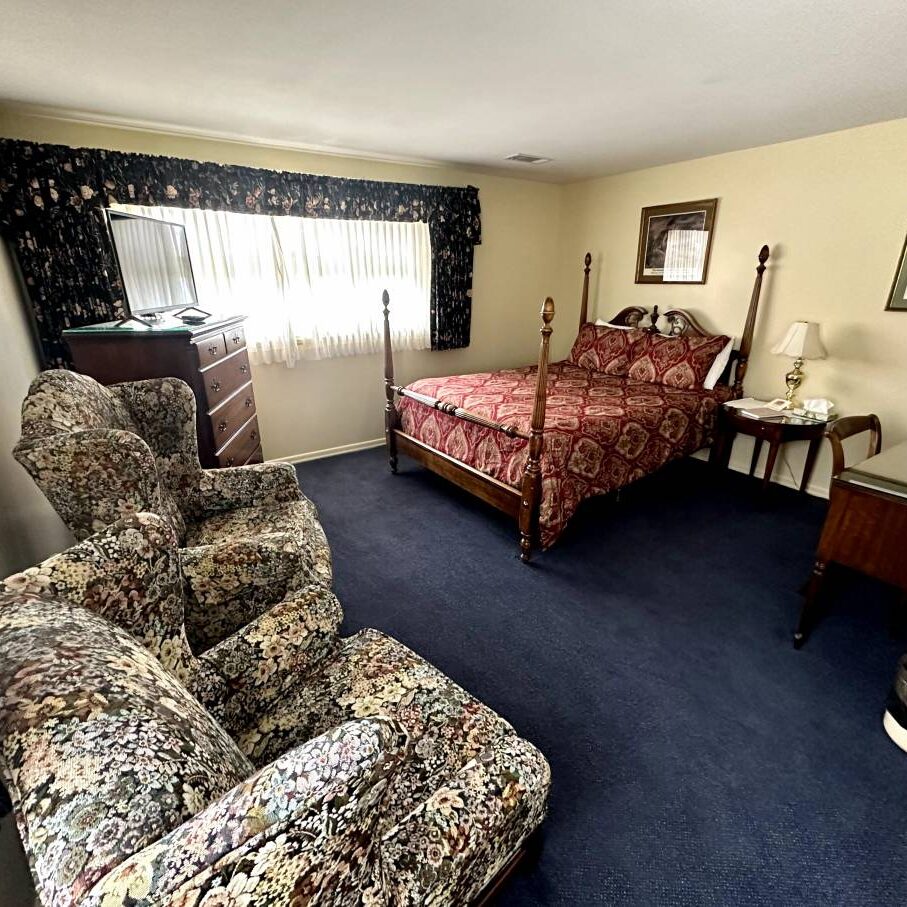Luxury guest room at Montague Inn Bed and Breakfast in Saginaw MI